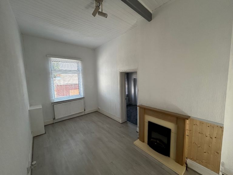 1 Bedroom Flat & office space Central Coalville 