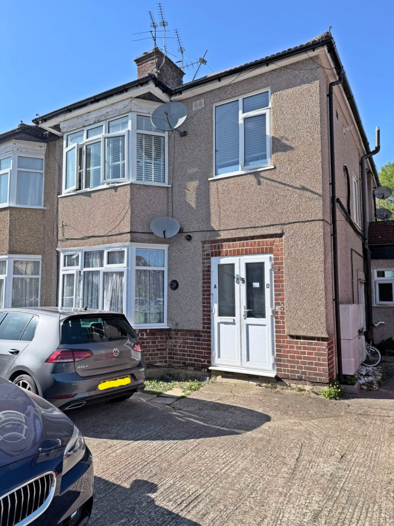 2 bedroom flat in Harrow, HA2