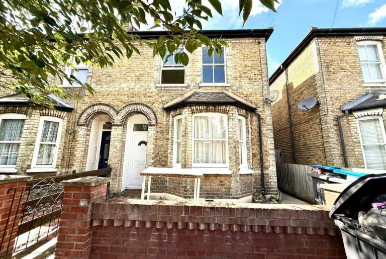  Spacious Double Room to Rent – Kingston upon Thames, KT1-| Ref: 2251