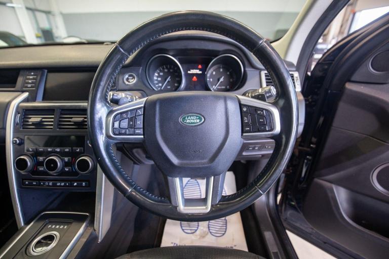 2016 Land Rover Discovery Sport 2.0 TD4 HSE Luxury SUV 5dr Diesel Auto 4WD Euro 6 (s/s) (180 ps) ...