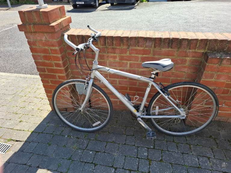 MONGOOSE Hyrbid Bike