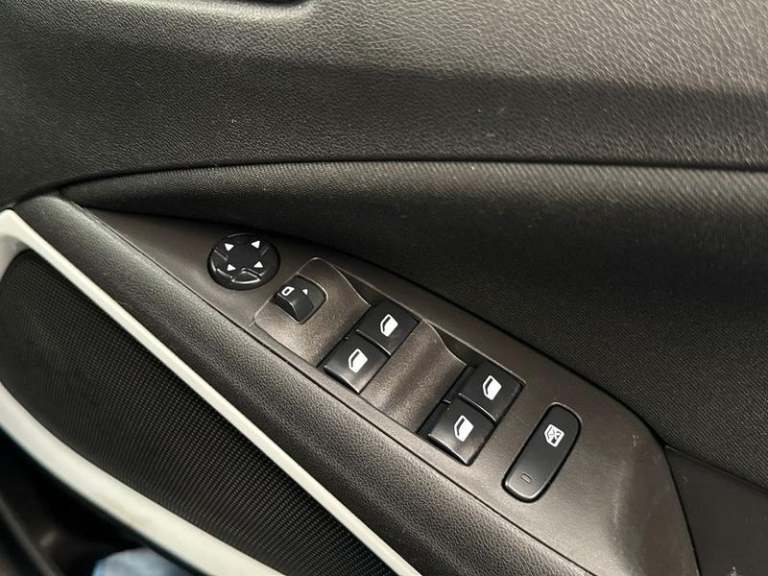 2021 Vauxhall Crossland X 1.2T [110] Griffin 5dr [6 Spd] [Start Stop] Manual Hatchback Petrol Manual