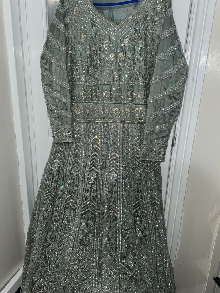 HEAVY PAKISTANI ASIAN WEDDING DRESS 