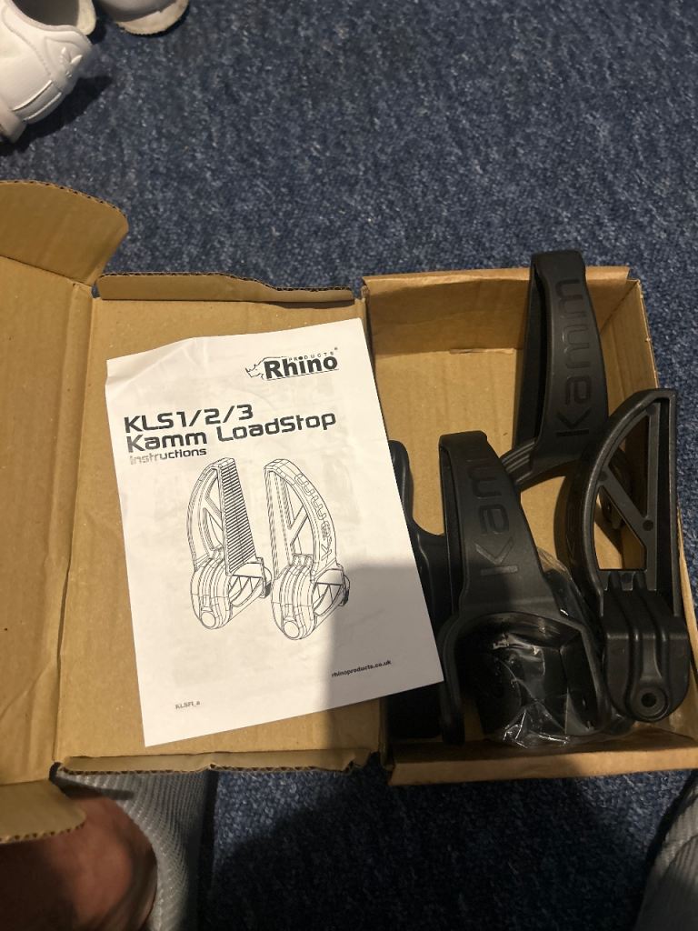 Kammbar roof rack stops