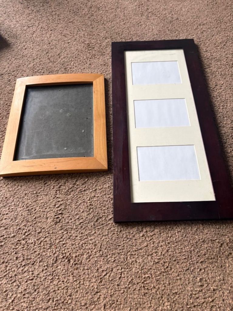 FREE 2x picture frames 
