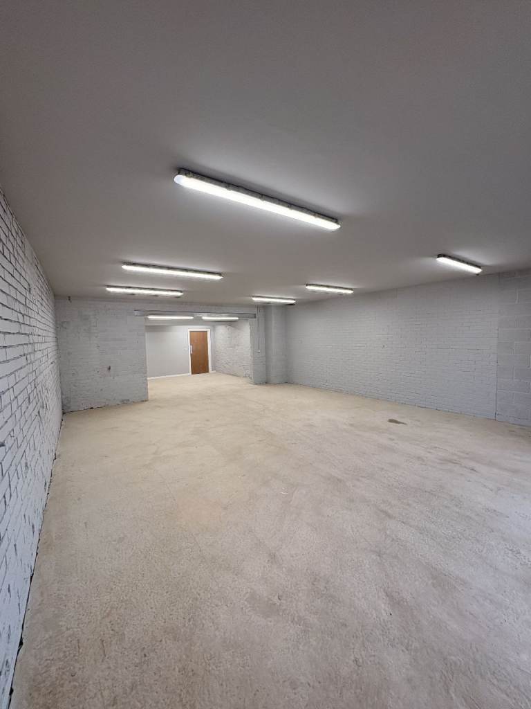 Refurbished 1300 sq. ft. Industrial Unit to Let