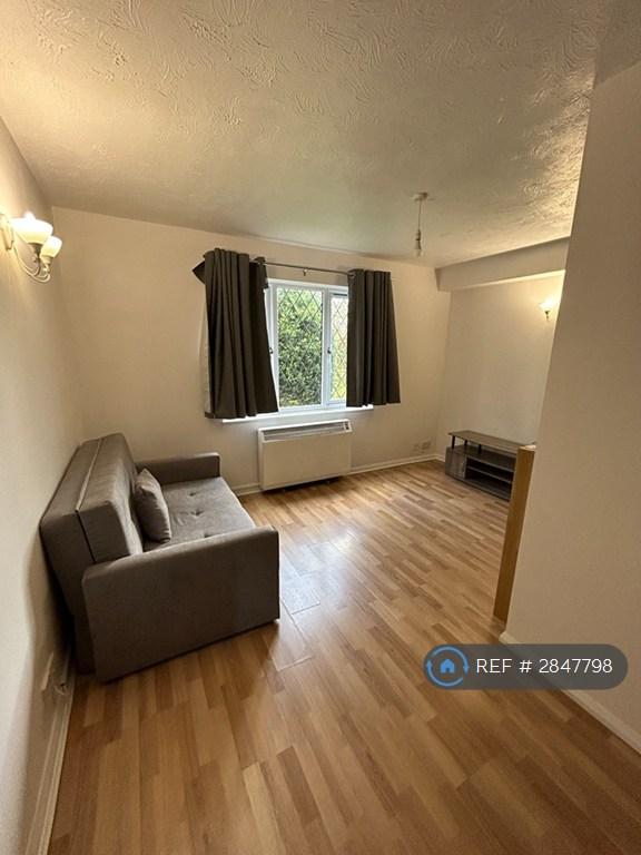 1 bedroom flat in St Pauls Avenue, Slough, SL2 (1 bed) (#2847798)