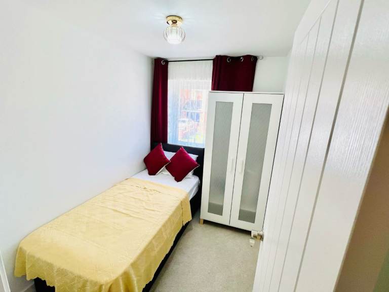 Single room for rent in WS3 