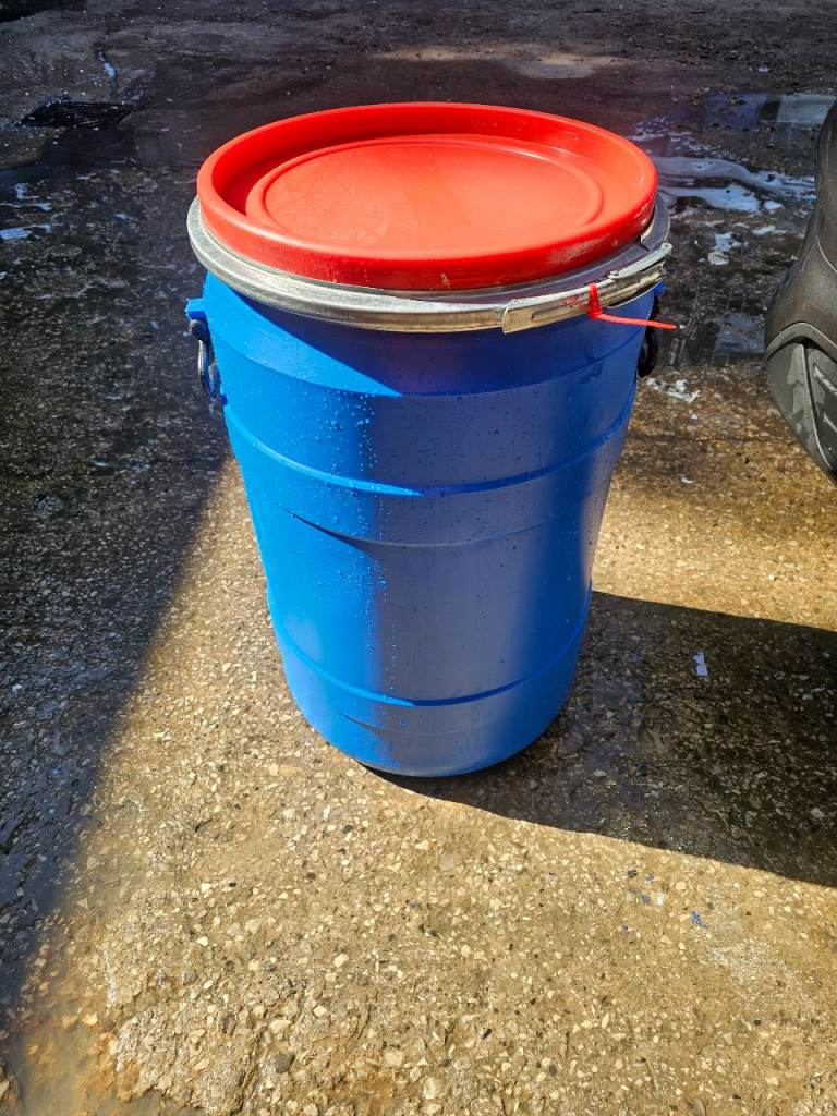 Food storage drums 