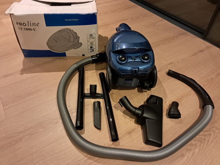 Proline blue vacuum cleaner