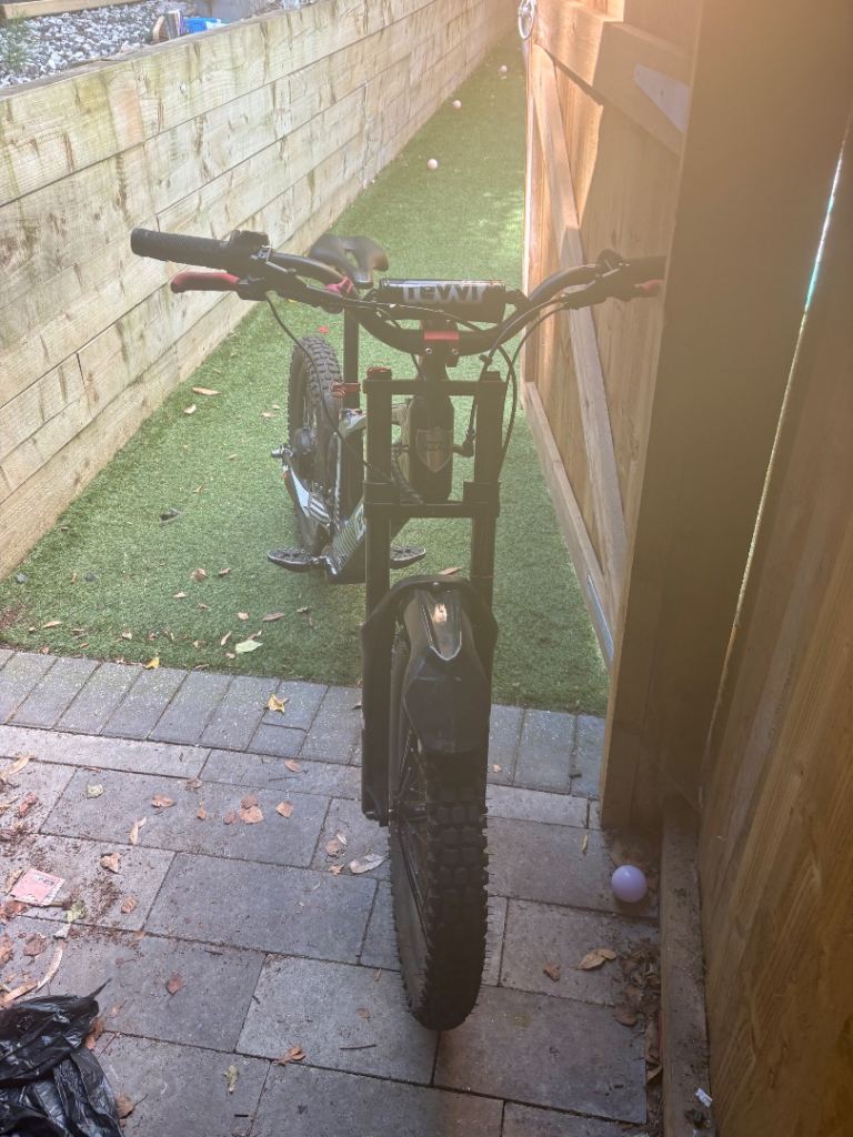 Revvi 20” black 