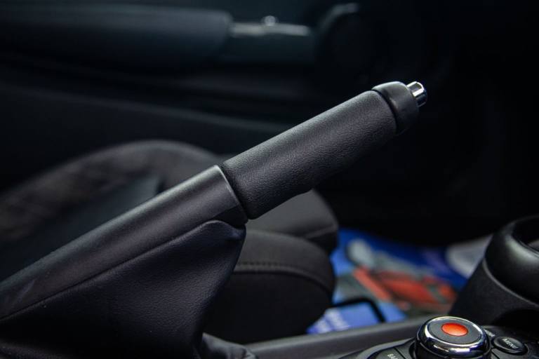 2018 MINI Hatch 1.5 Cooper Hatchback 3dr Petrol Manual Euro 6 (s/s) (136 ps) Hatchback Petrol Manual