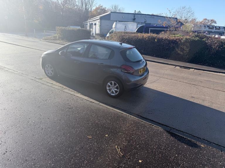 2015 Peugeot 208 1.0 PureTech Active 5dr HATCHBACK Petrol Manual