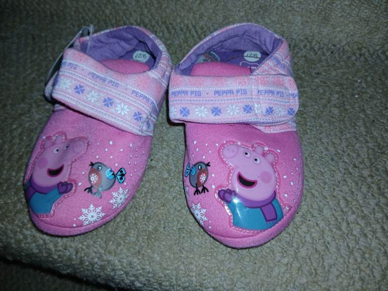 Peppa Pig Cozy Slippers Size 9