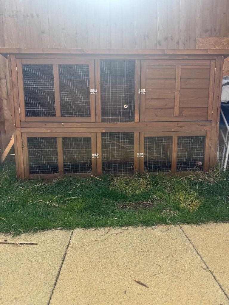 Rabbit hutch & waterproof cover