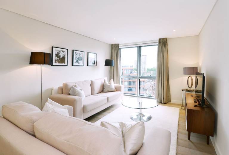 Interior designed three bedroom apartment overlooking Paddington Basin W2