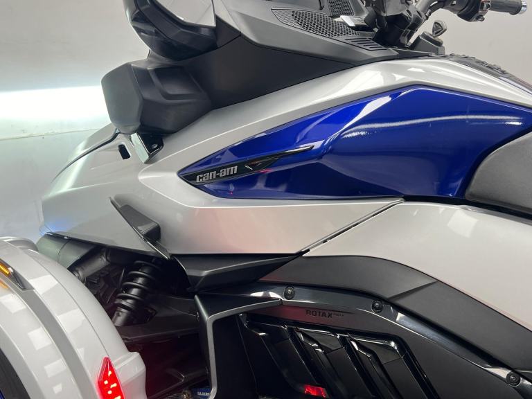 2022 72 CAN-AM SPYDER RT LIMITED SEMI AUTOMATIC TRIKE 