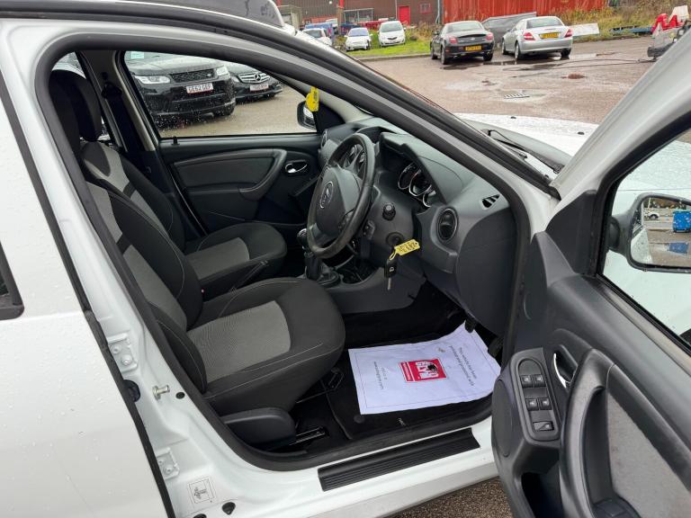 2017 Dacia Duster 1.2 TCe 125 Laureate 5dr HATCHBACK Petrol Manual