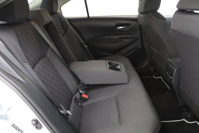 2022 Toyota Corolla 1.8 VVT-h GPF Design Saloon 4dr Petrol Hybrid CVT Euro 6 (s/s) (122 ps) Saloo...