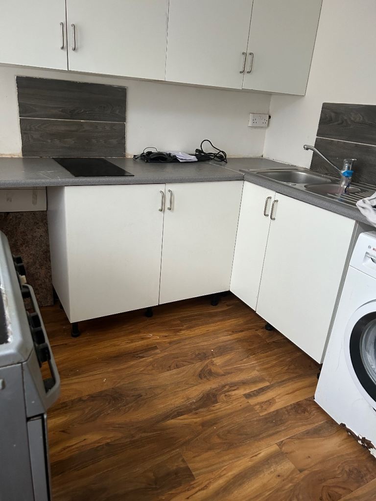 3 bedrooms in good location 