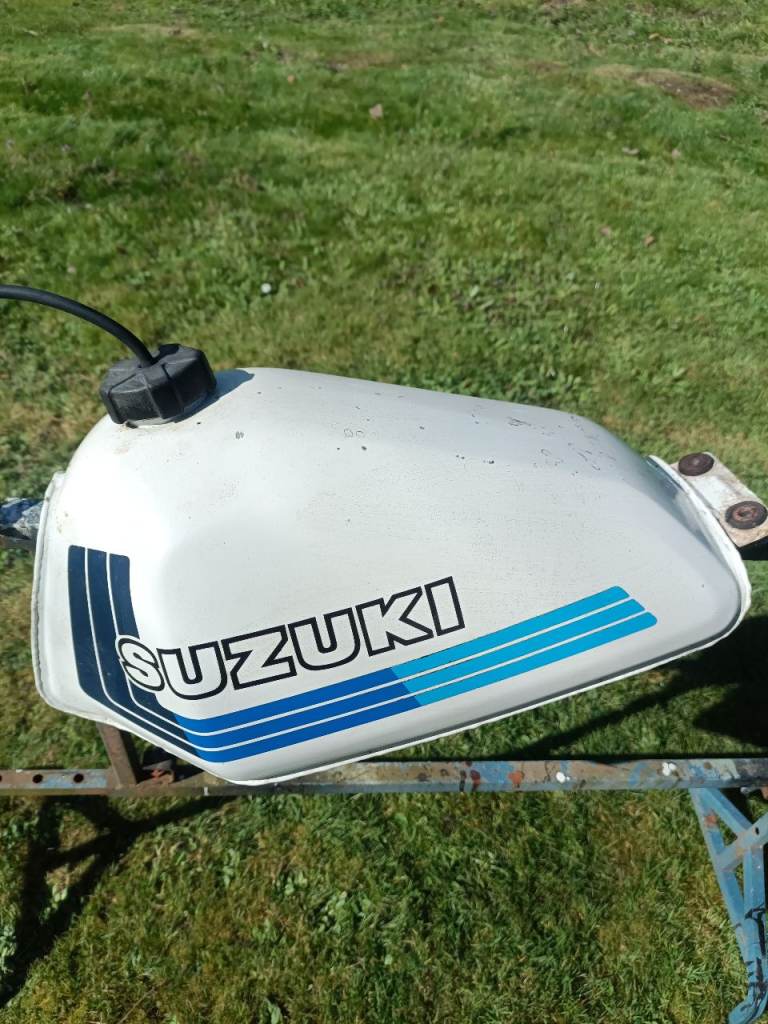 DR400 fuel tank