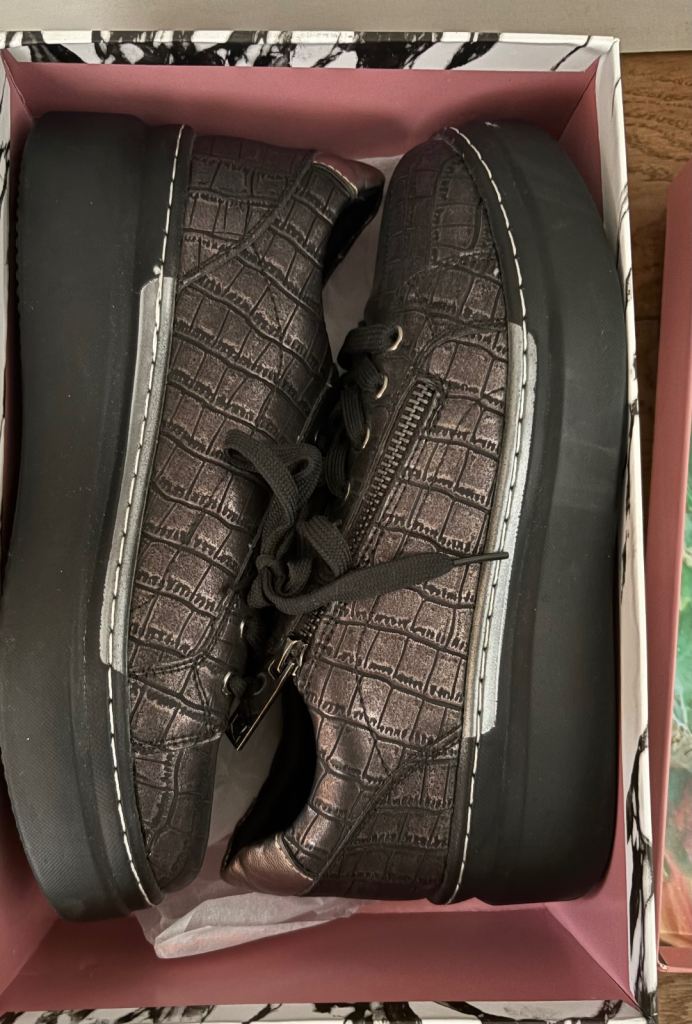 Black And Grey Moda In Pelle Wedged Converses 