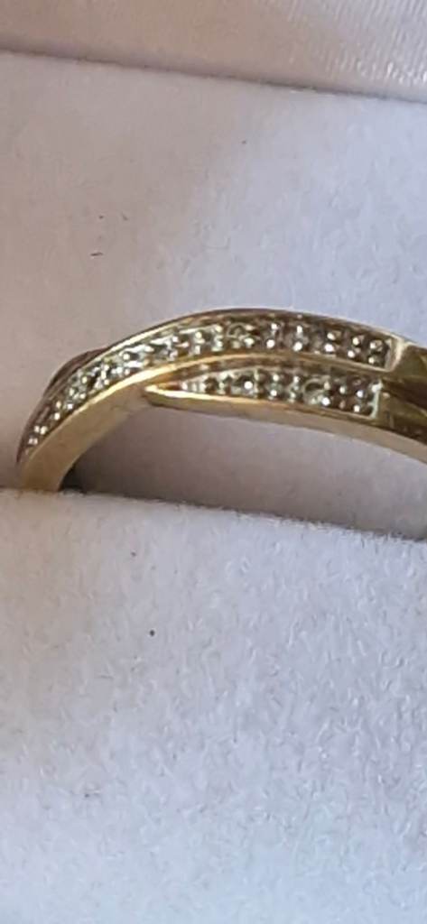 9ct carat gold crossover ring set with diamonds
