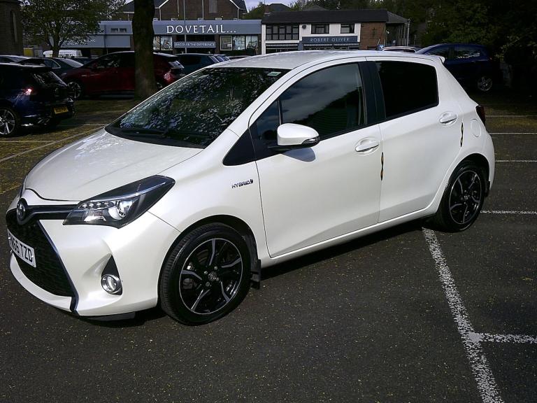 2016 Toyota Yaris 1.5 Hybrid Design 5dr CVT HATCHBACK Petrol/Electric Hybrid Automatic
