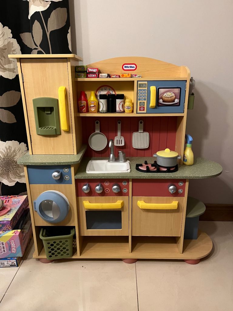 Little tikes wooden kitchen 