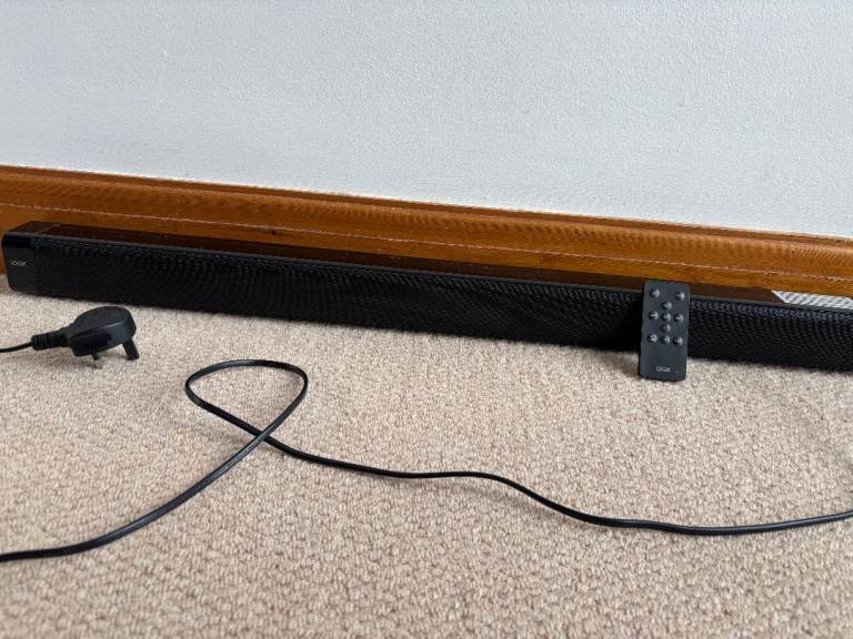 Sound bar for TV or music station - good condition, with remote