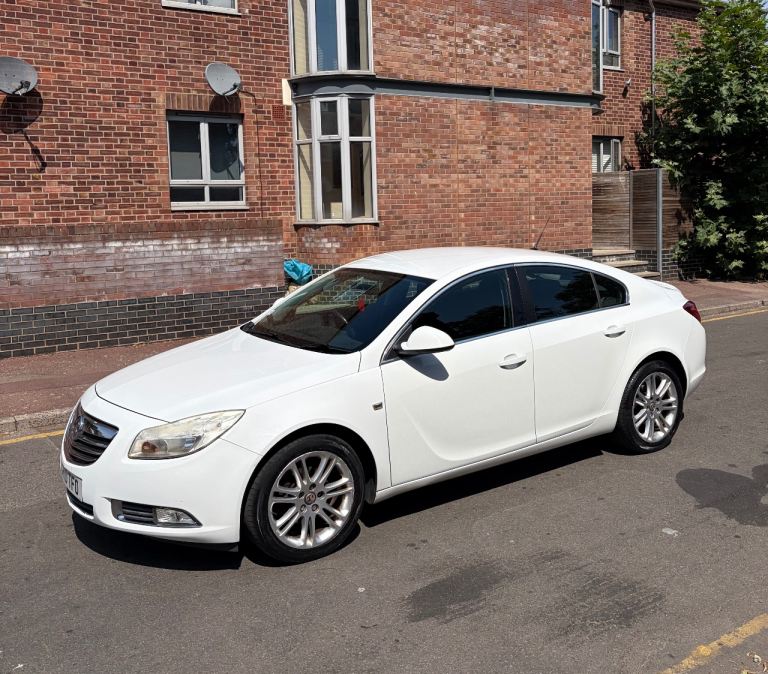 Vauxhall, INSIGNIA, Hatchback, 2010, Manual, 1796 (cc), 5 doors