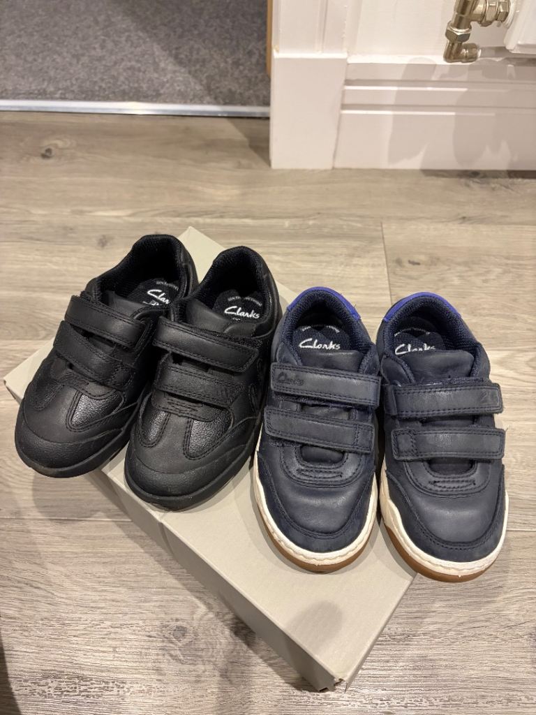 Clark’s Kids shoe 9H
