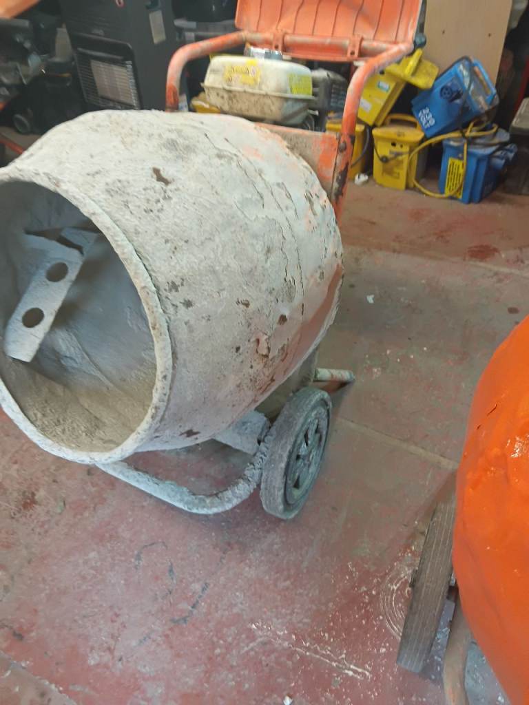 BELLE PETROL CONCRETE MIXER 