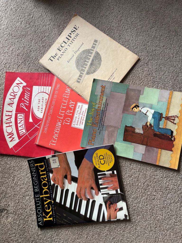 Various piano tutorial books/box set