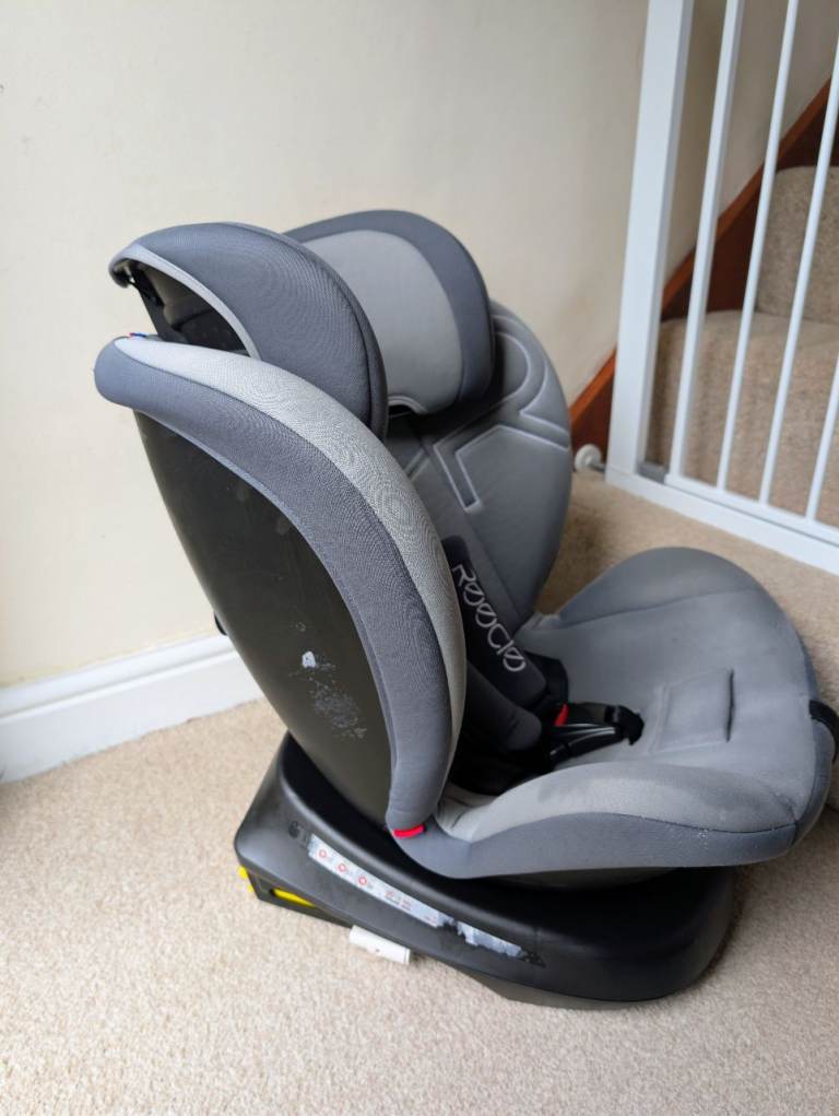 The Reecle 360 Swivel ISOFIX Car Seat in Grey