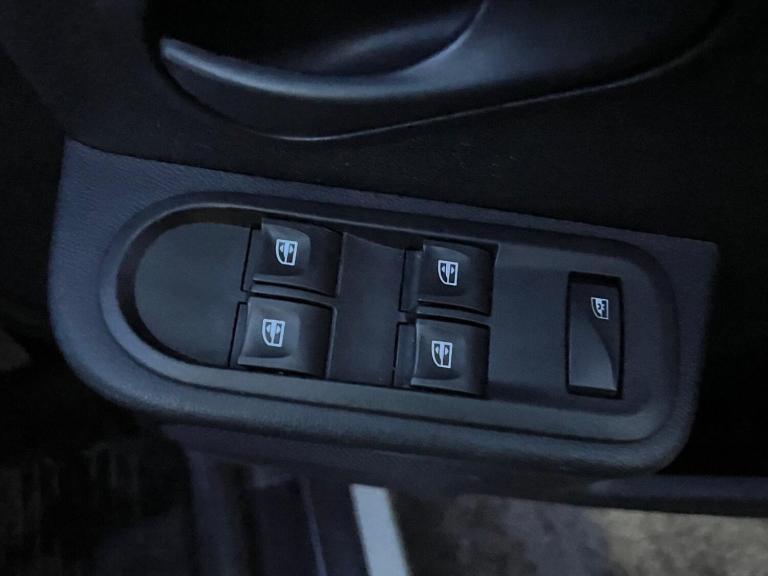 2015 Dacia Duster 1.5 dCi 110 Laureate 5dr HATCHBACK Diesel Manual