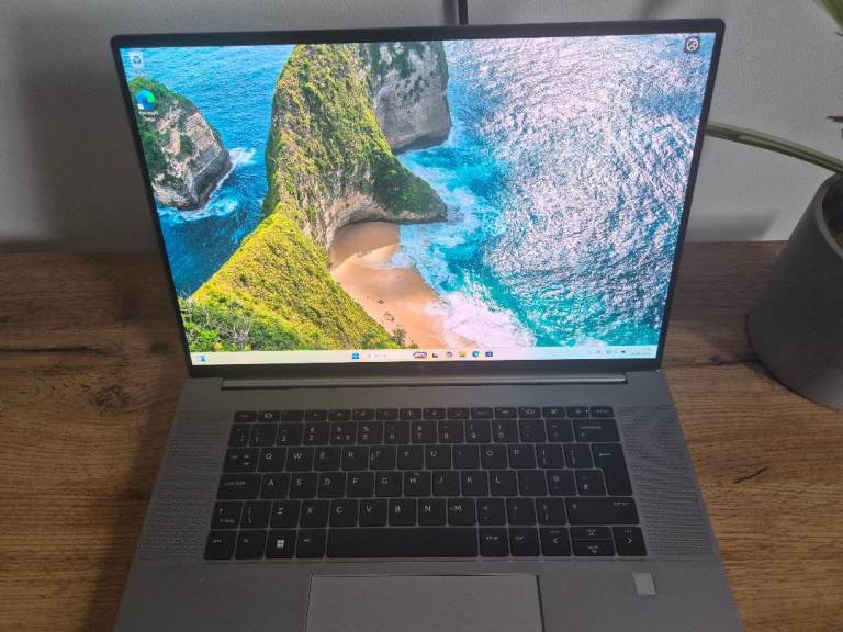 HP ZBook Studio 16 G9 i7-12700H RTX A2000 8GB 16GB RAM 512GB SSD Touchscreen