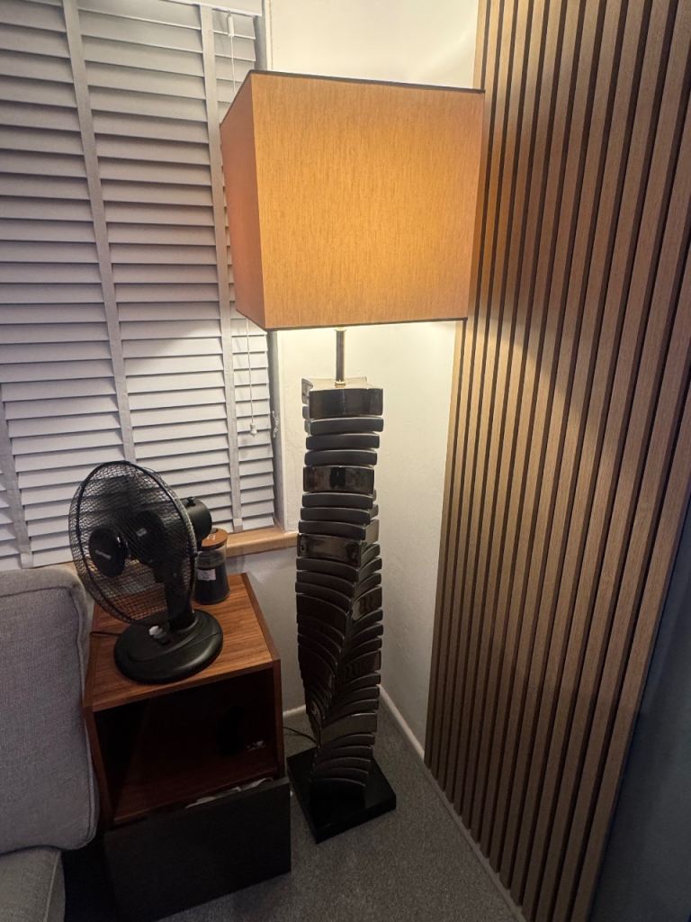 Heritage Collection ENVY Floor Lamp – Good Condition