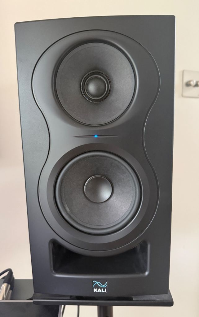 KALI AUDIO IN-5 5" 3-WAY ACTIVE STUDIO MONITOR IN BLACK