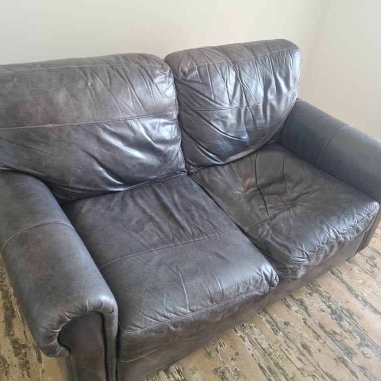 2 sofas 