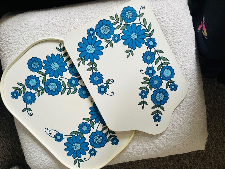 RETRO 1970’s 2 Piece Kitchen SET. ‘Melamine’ Tray&Chopping Board. 