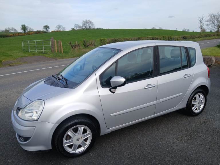 Renault, GRAND MODUS, Hatchback, 2010, Manual, 1461 (cc), 5 doors