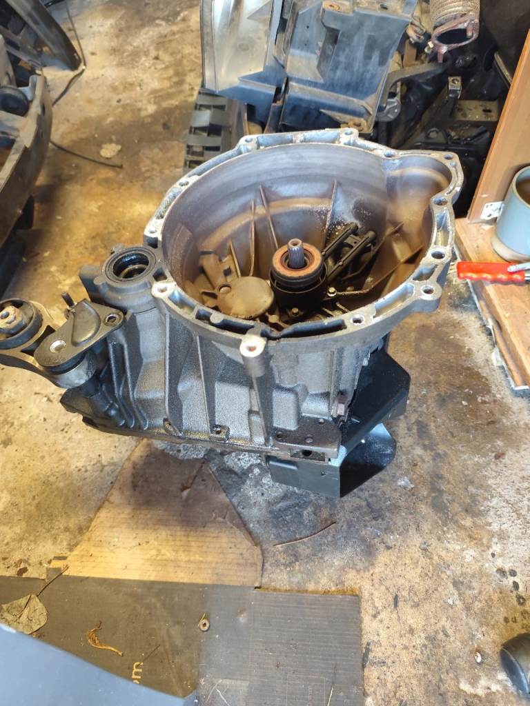 Gear box for ford fiesta MK7 5 speed manual