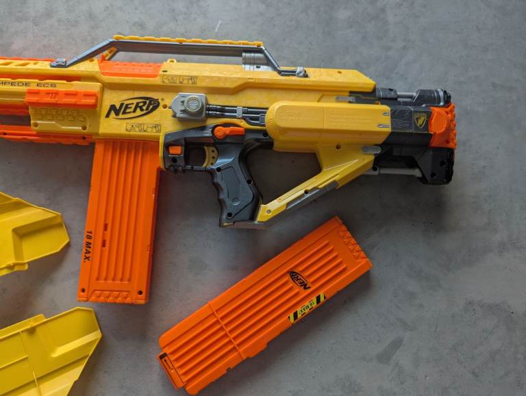 Nerf N-Strike Stampede ECS Blaster Gun, 2 x 18 Dart Magazine Clips, 1 x Blast Shield