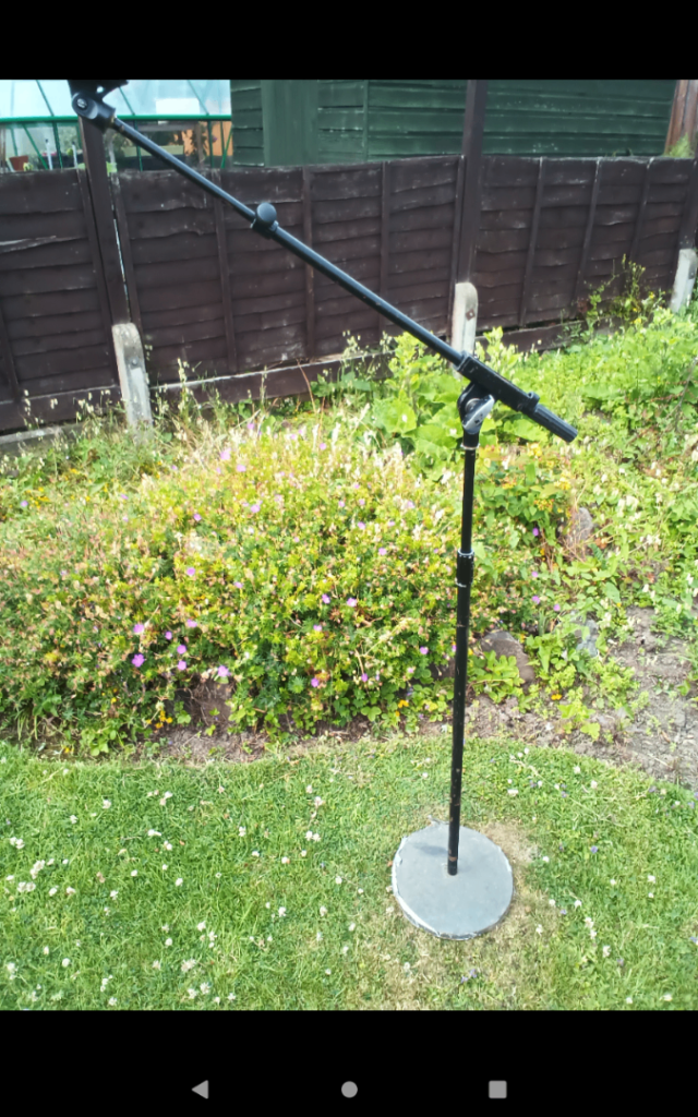 Microphone stand