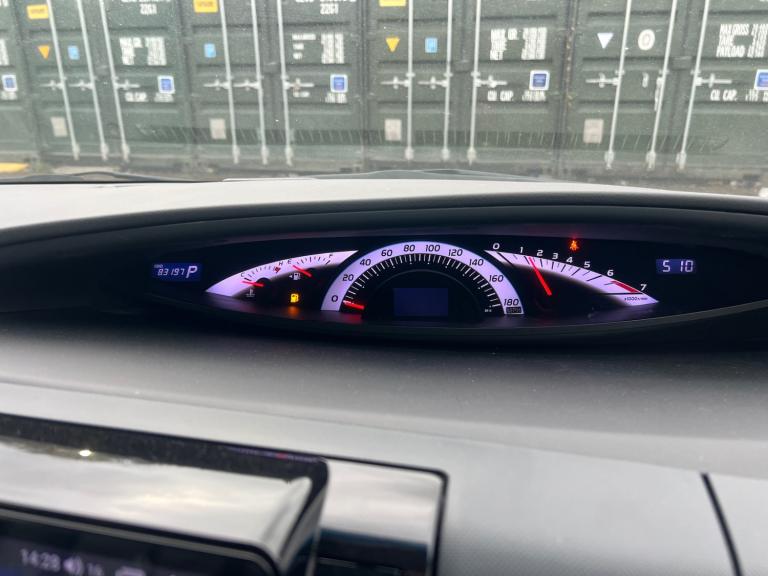 2024 Toyota Estima 2.4 Automatic 7 Seater. 83000 Miles. PETROL. Apple Car Play NAV. CAM. PX OK MP...