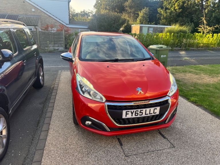 Peugeot, 208, Hatchback, 2015, Manual, 1560 (cc), 5 doors