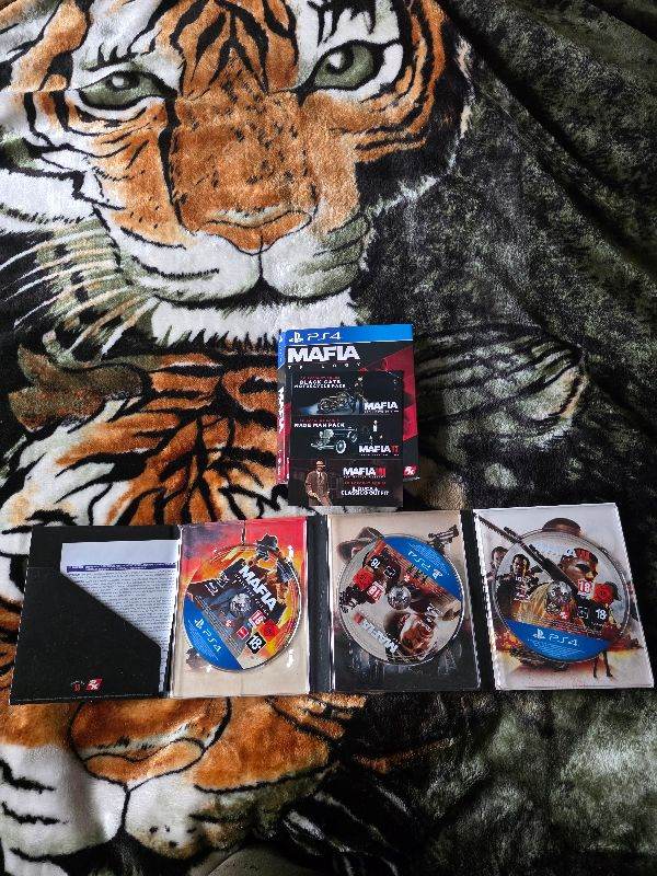 MAFIA TRILOGY (3 games)/ PS4 GAME/ MINT CONDITION LIKE NEW / cash or swap 