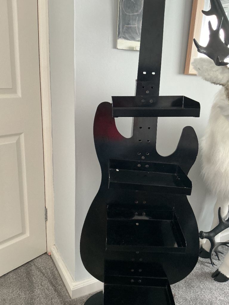 Guitar stand