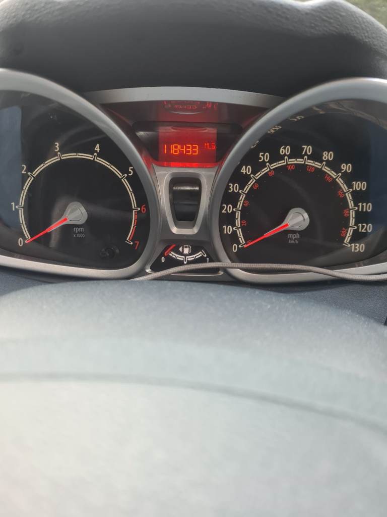 Ford, FIESTA, Hatchback, 2012, Manual, 1596 (cc), 5 doors